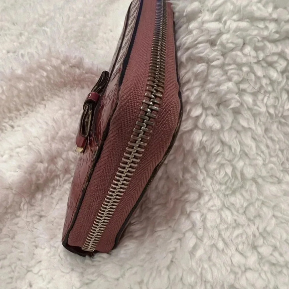 Gucci pink Micro Guccissima used wallet in great condition. Pink Metallic Patent - Picture 8 of 13